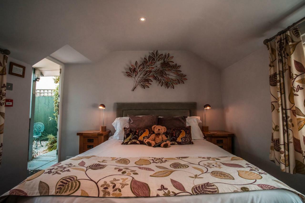 The Salty Monk Bed & Breakfast سيدموث الغرفة الصورة